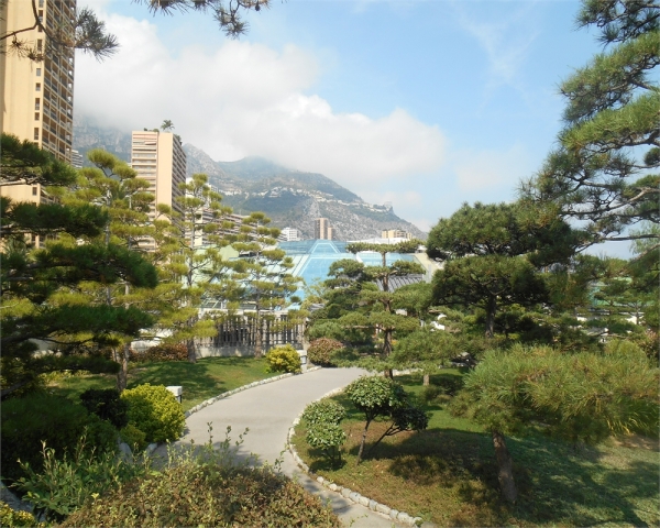 Grimaldi Forum Monaco, une vue depuis le Jardin japonais